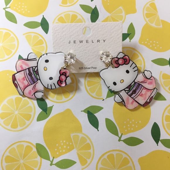 🍊NWT Sanrio Hello Kitty Pink Kimono CZ Earrings - Picture 7 of 12